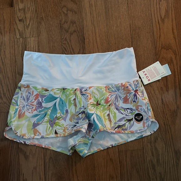 Roxy Board Shorts - Picture 2 of 4